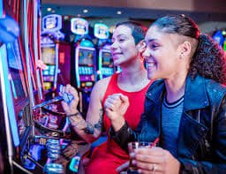 Video slot game interface on FA999 with multi-line payouts visible for Bangladesh players